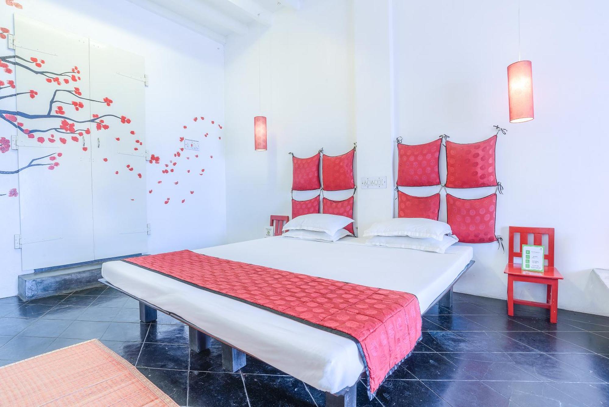 Itsy Hotels Red Lotus Heritage, Promenade Beach Пондичерри Экстерьер фото