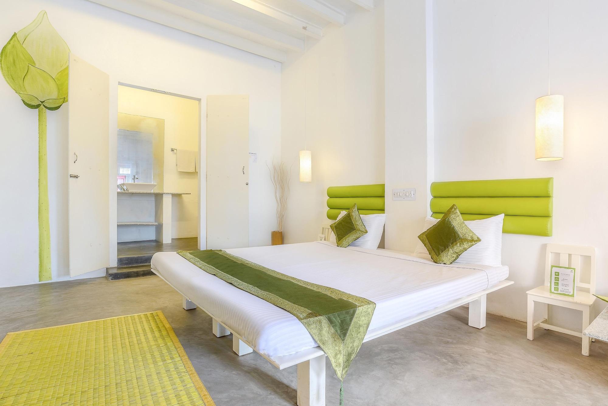 Itsy Hotels Red Lotus Heritage, Promenade Beach Пондичерри Экстерьер фото