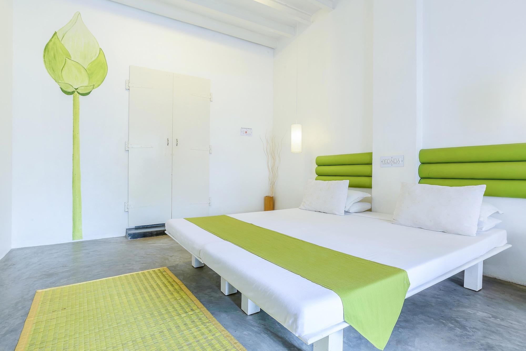 Itsy Hotels Red Lotus Heritage, Promenade Beach Пондичерри Экстерьер фото