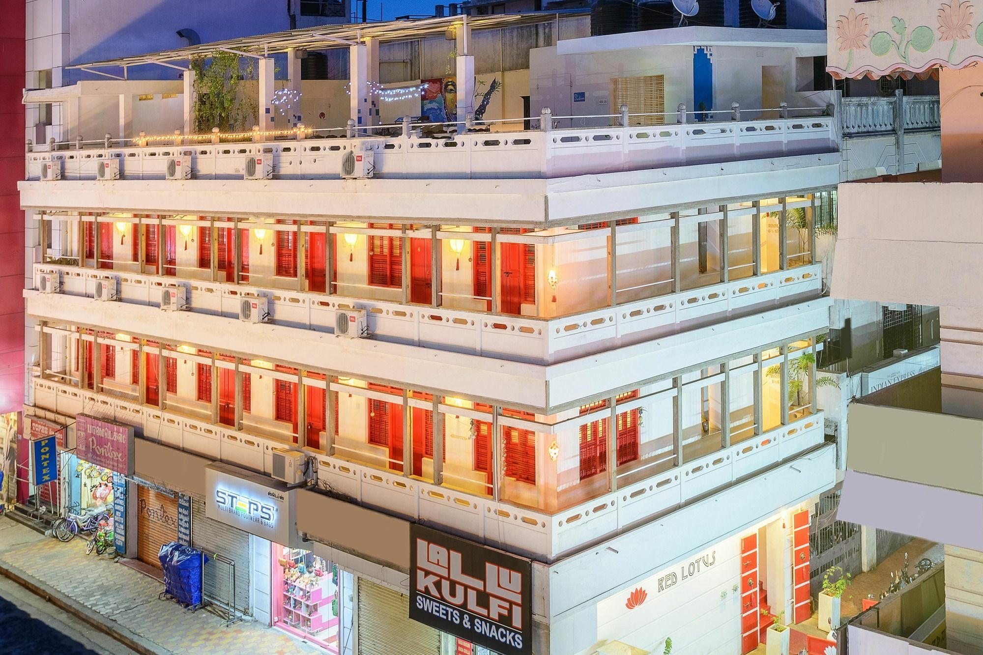 Itsy Hotels Red Lotus Heritage, Promenade Beach Пондичерри Экстерьер фото